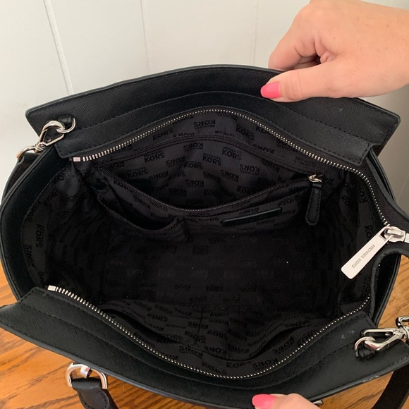 Michael Kors black leather satchel - Picture 6 of 6